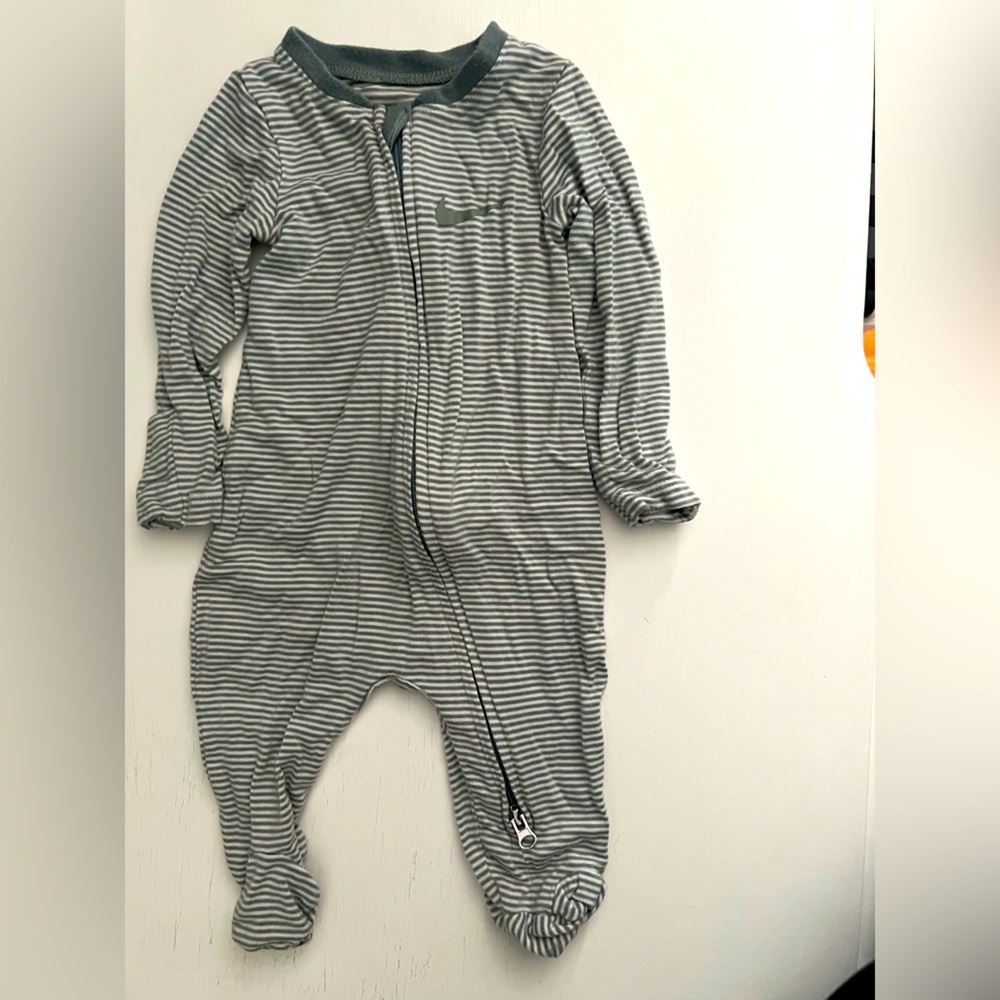 Nike Green Zipper Footie